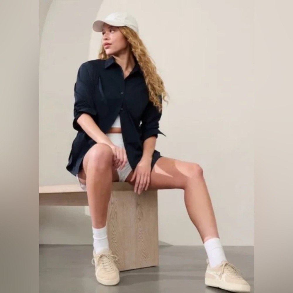 (#138)ATHLETA Midday Relaxed Button Down Oversized Shirt
